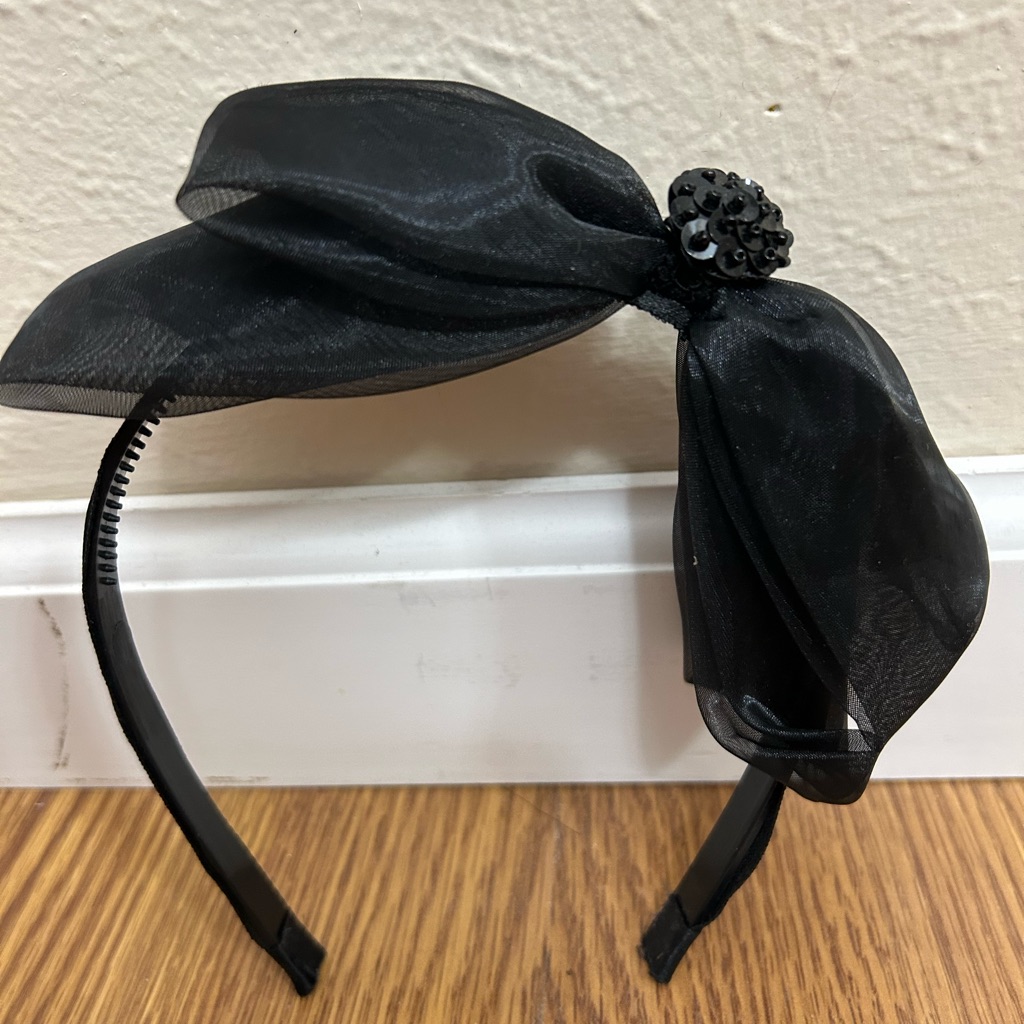 Elegant Black Headband With Bow